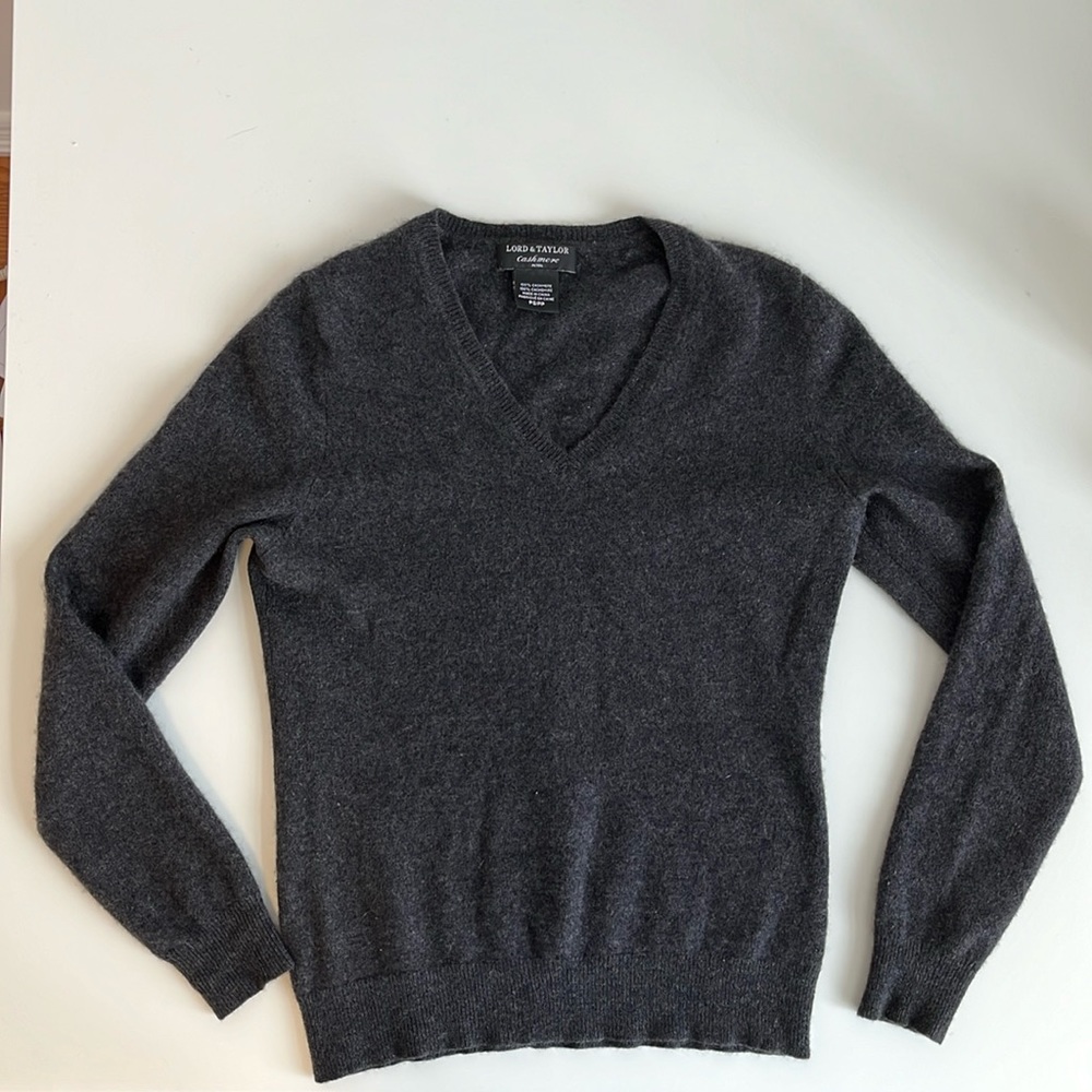 Lord & Taylor 100% Cashmere Charcoal Grey V Neck Sweater Petite PS/PP